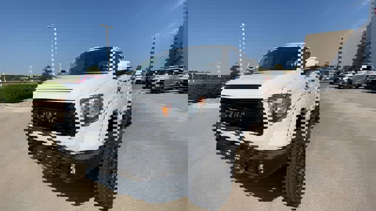 2016 Toyota Tundra SR5 TRD Pro photo 4