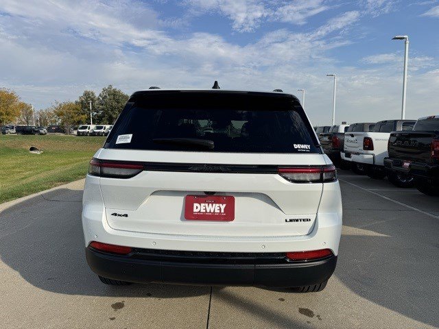 2025 Jeep Grand Cherokee Limited photo 2