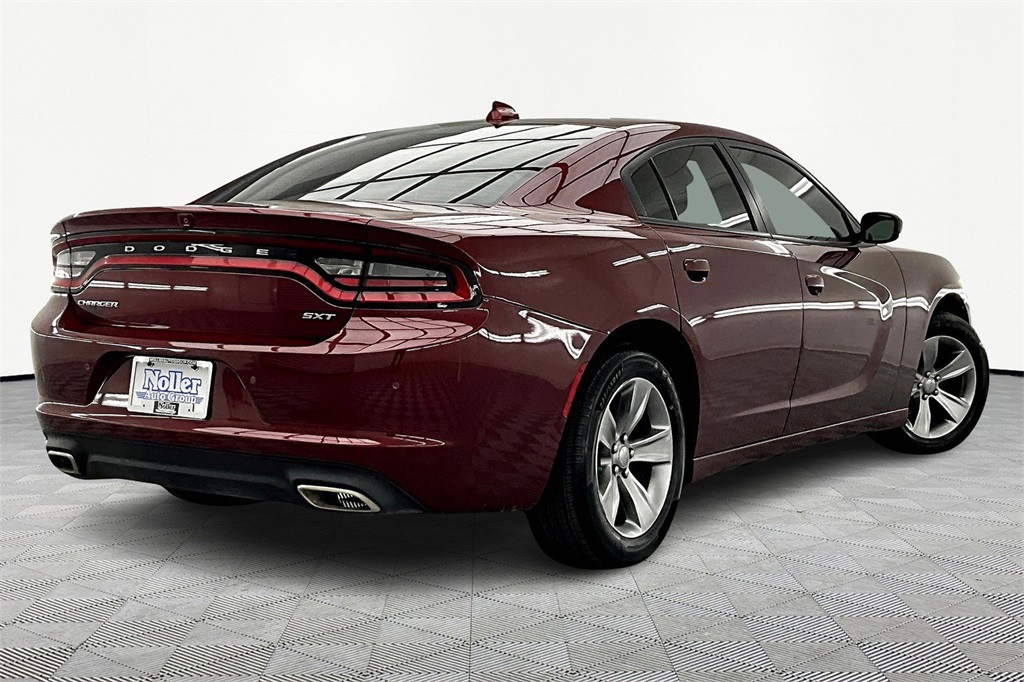 Used 2018 Dodge Charger SXT with VIN 2C3CDXHG3JH133722 for sale in Kansas City