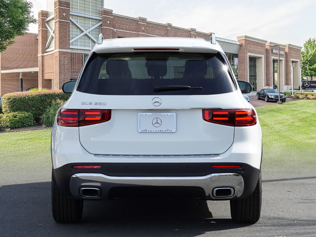 2026 Mercedes Benz GLB 250 photo 4