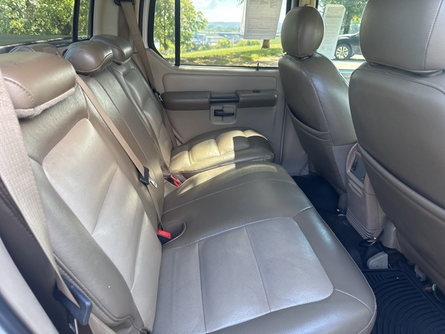 2005 Ford Explorer Sport Trac XLT photo 9