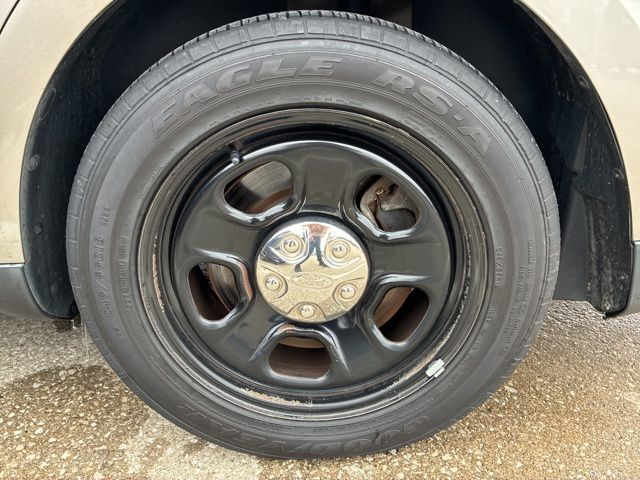 2017 Ford Taurus photo 4