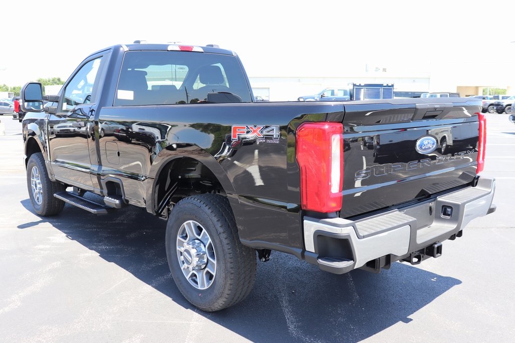 2025 Ford F-350 XLT photo 8
