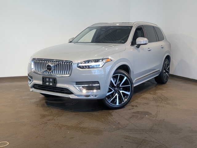 2024 Volvo XC90 Plus's photo