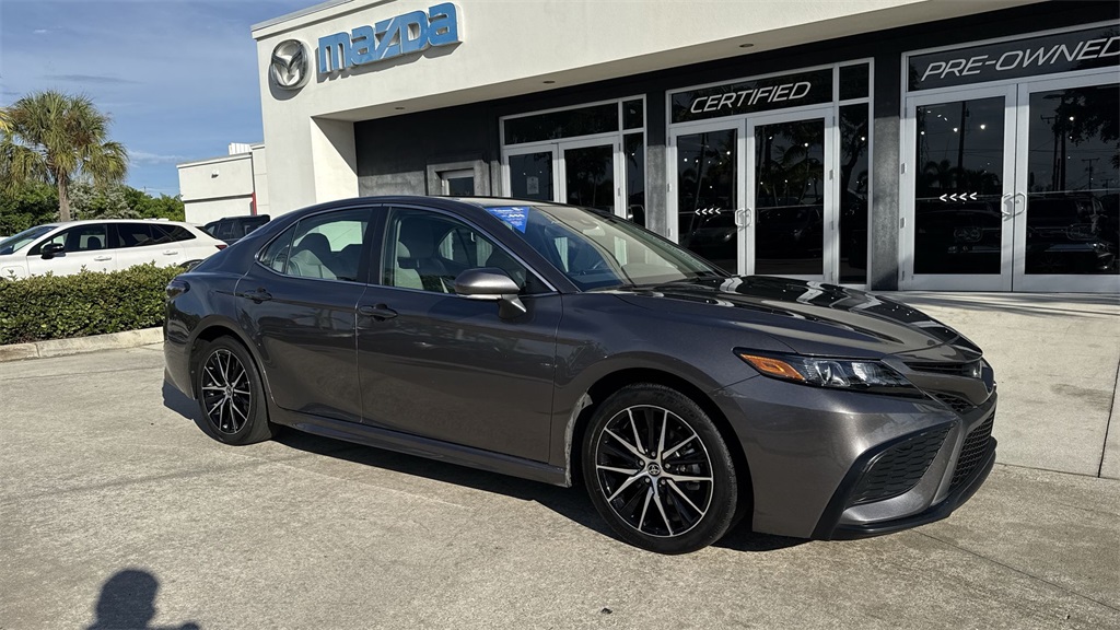2023 Toyota Camry SE photo 5