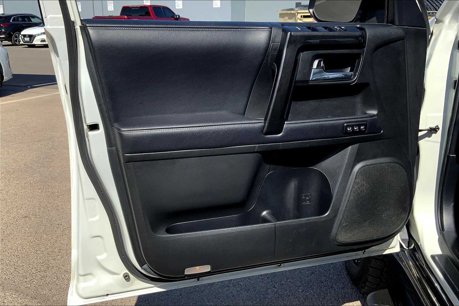 2019 Toyota 4Runner Limited Nightshade Edition photo 18