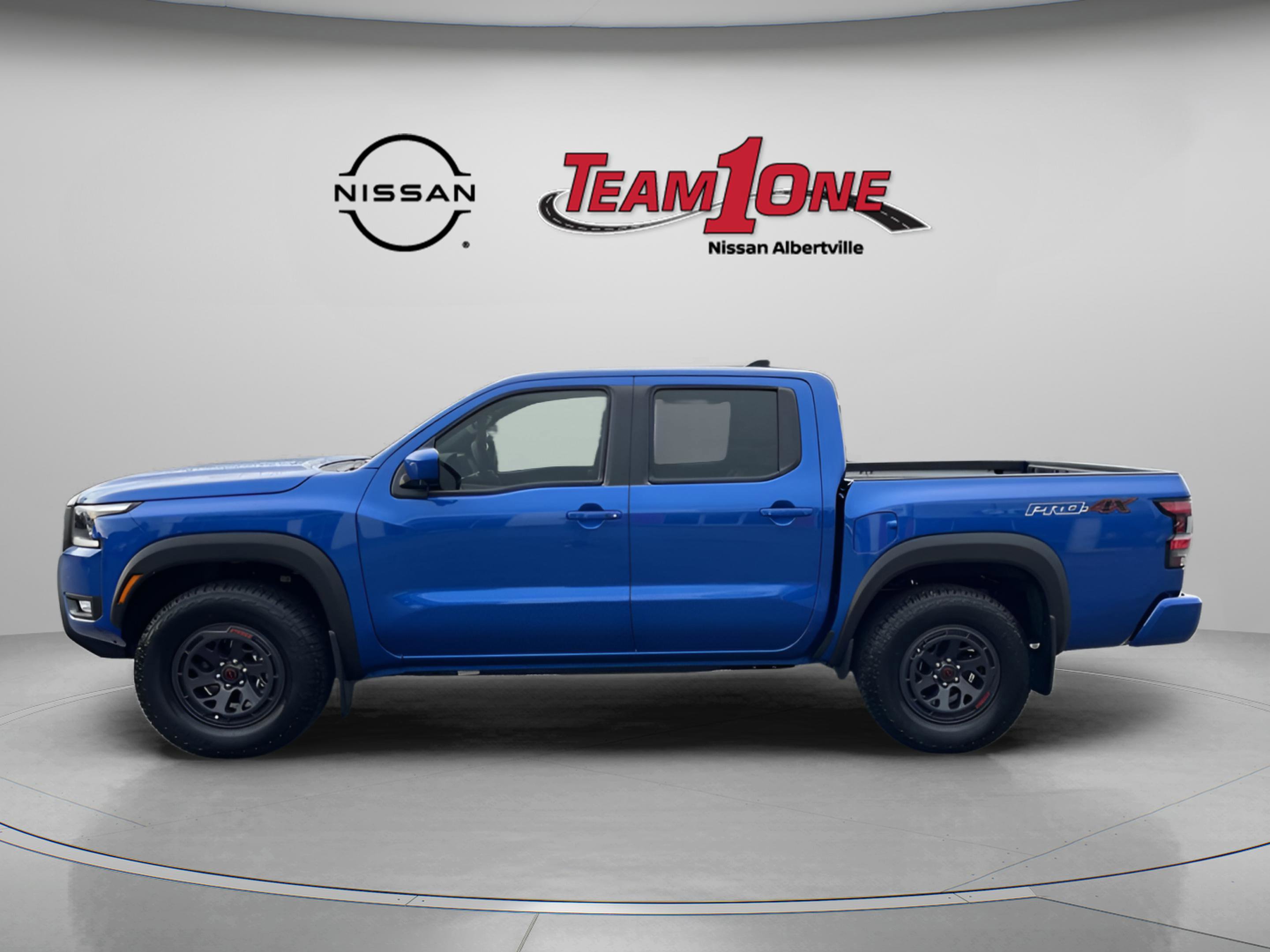 2026 Nissan Frontier PRO-4X photo 2