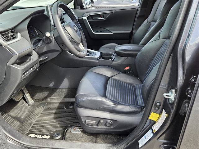 2019 Toyota RAV4 Hybrid XSE photo 2