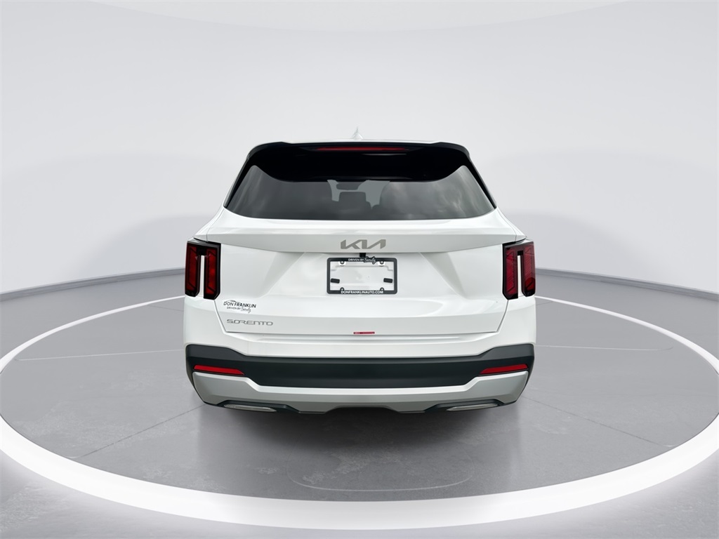 2025 Kia Sorento LX photo 2