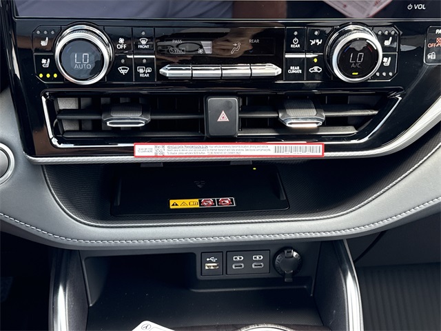 2025 Toyota Highlander Platinum photo 31
