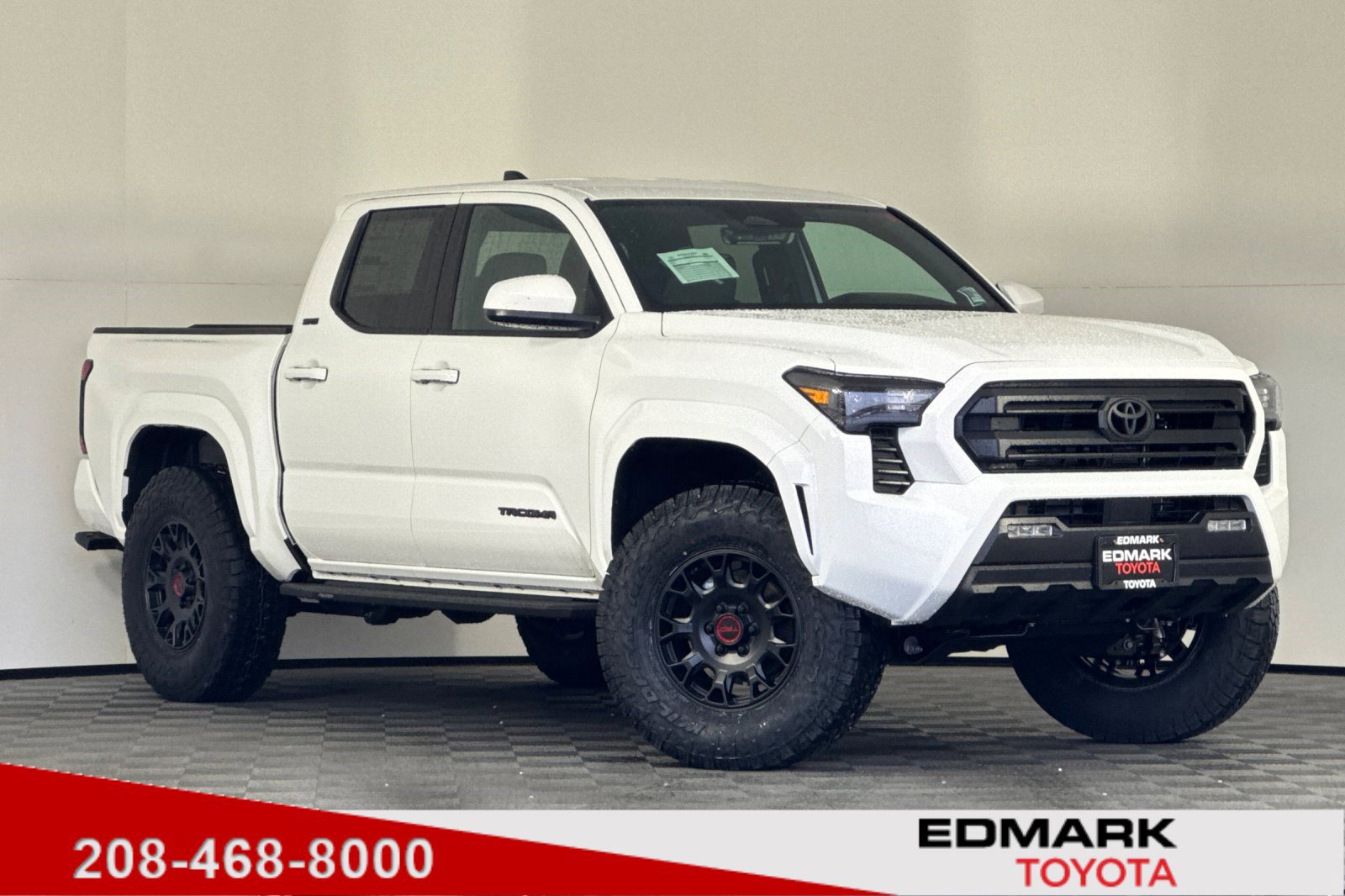 2025 Toyota Tacoma SR5's photo