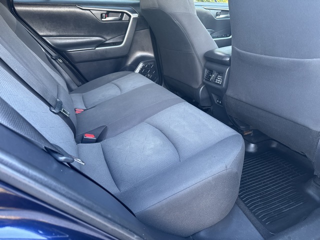 2019 Toyota RAV4 XLE photo 12