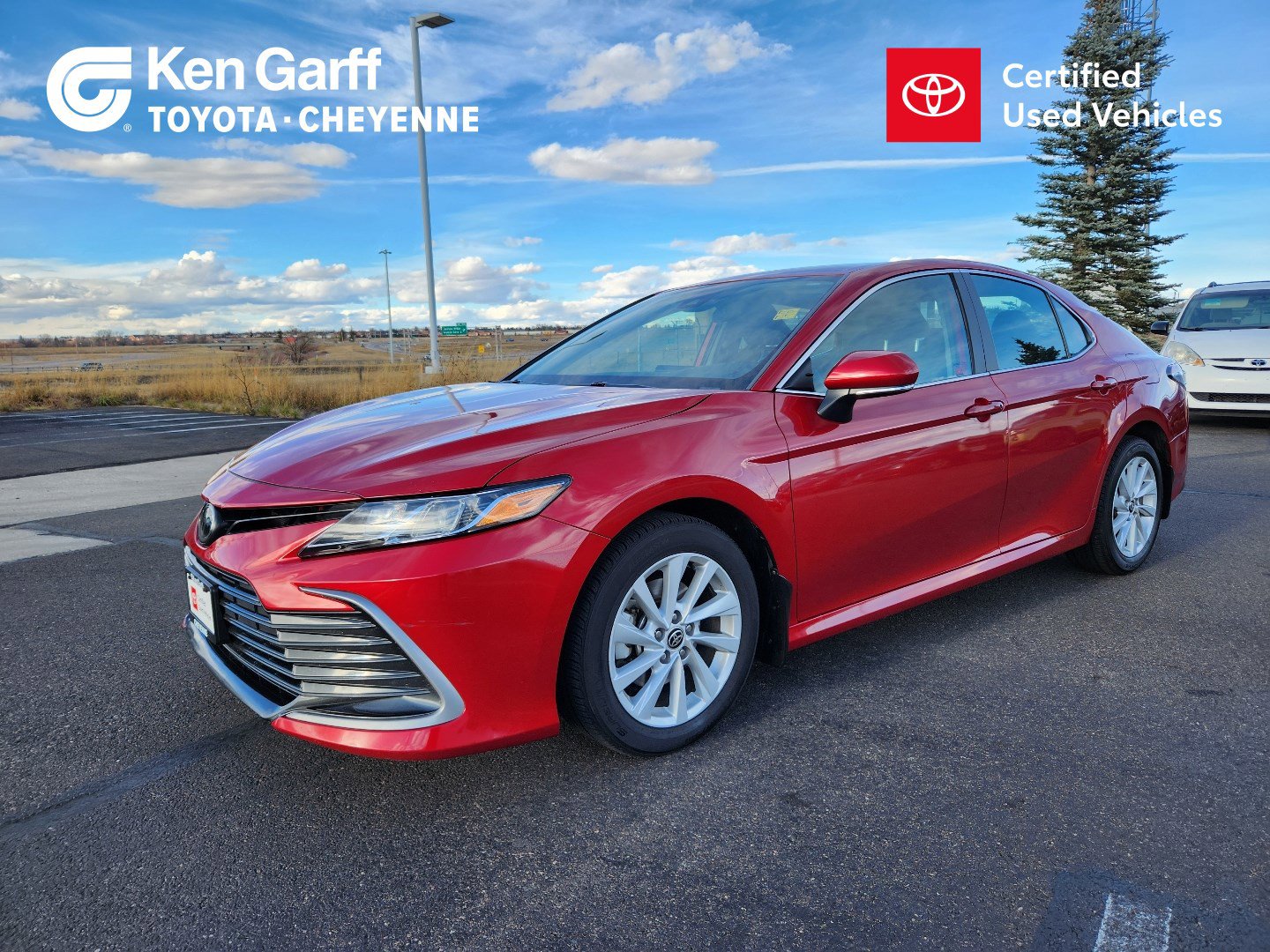 2023 Toyota Camry LE's photo