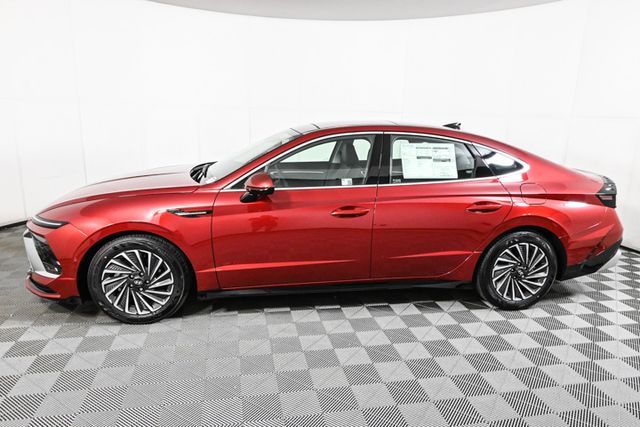 2025 Hyundai Sonata Hybrid Limited photo 2