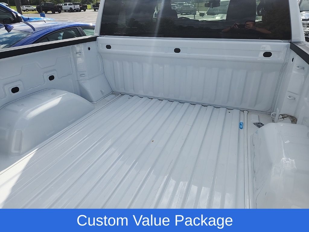 2022 Chevrolet Silverado 1500 Custom photo 5