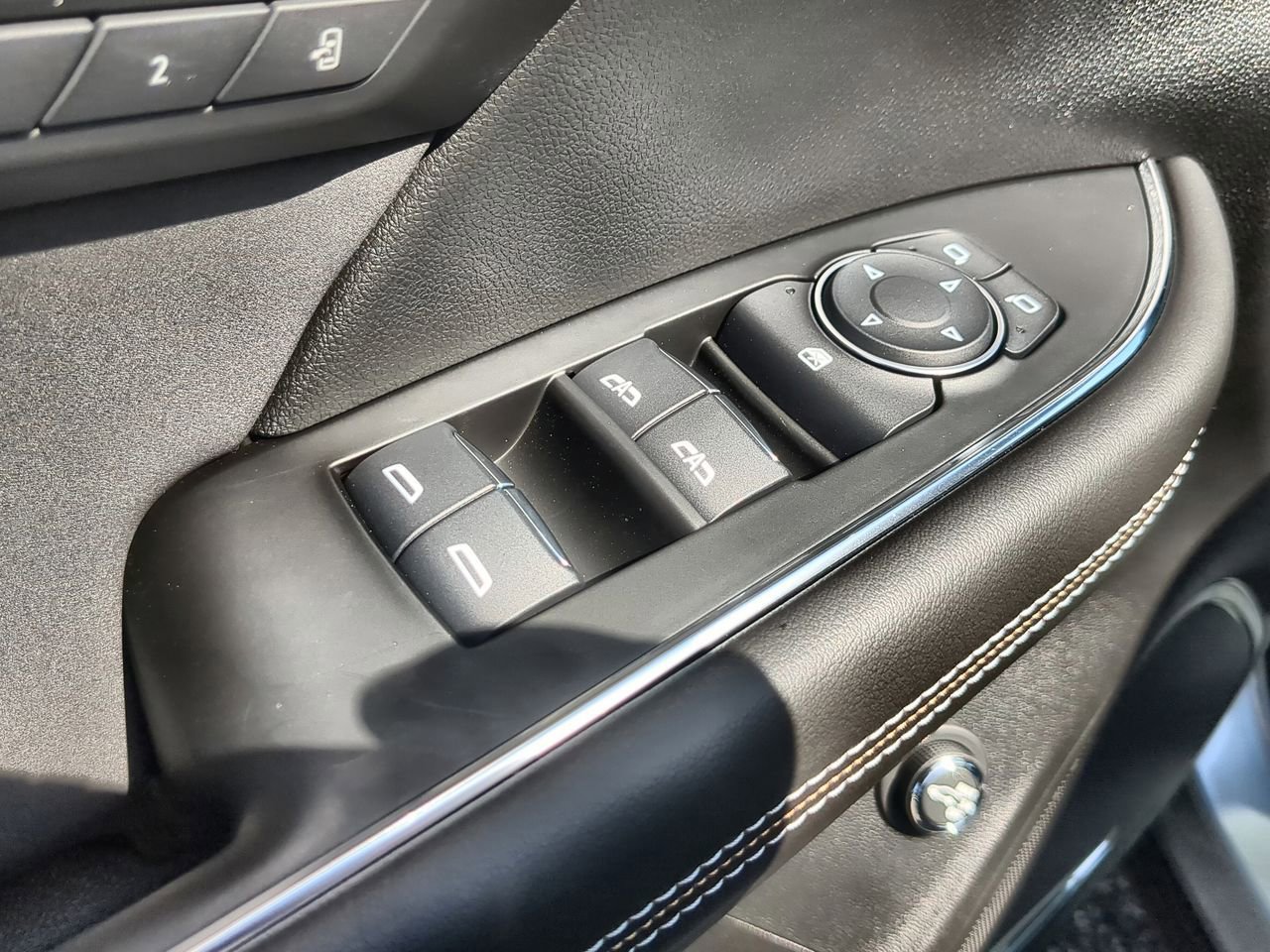 2025 Buick Envision Sport Touring photo 24
