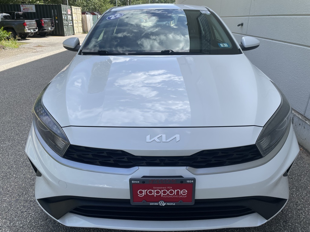 2022 Kia Forte LXS photo 2