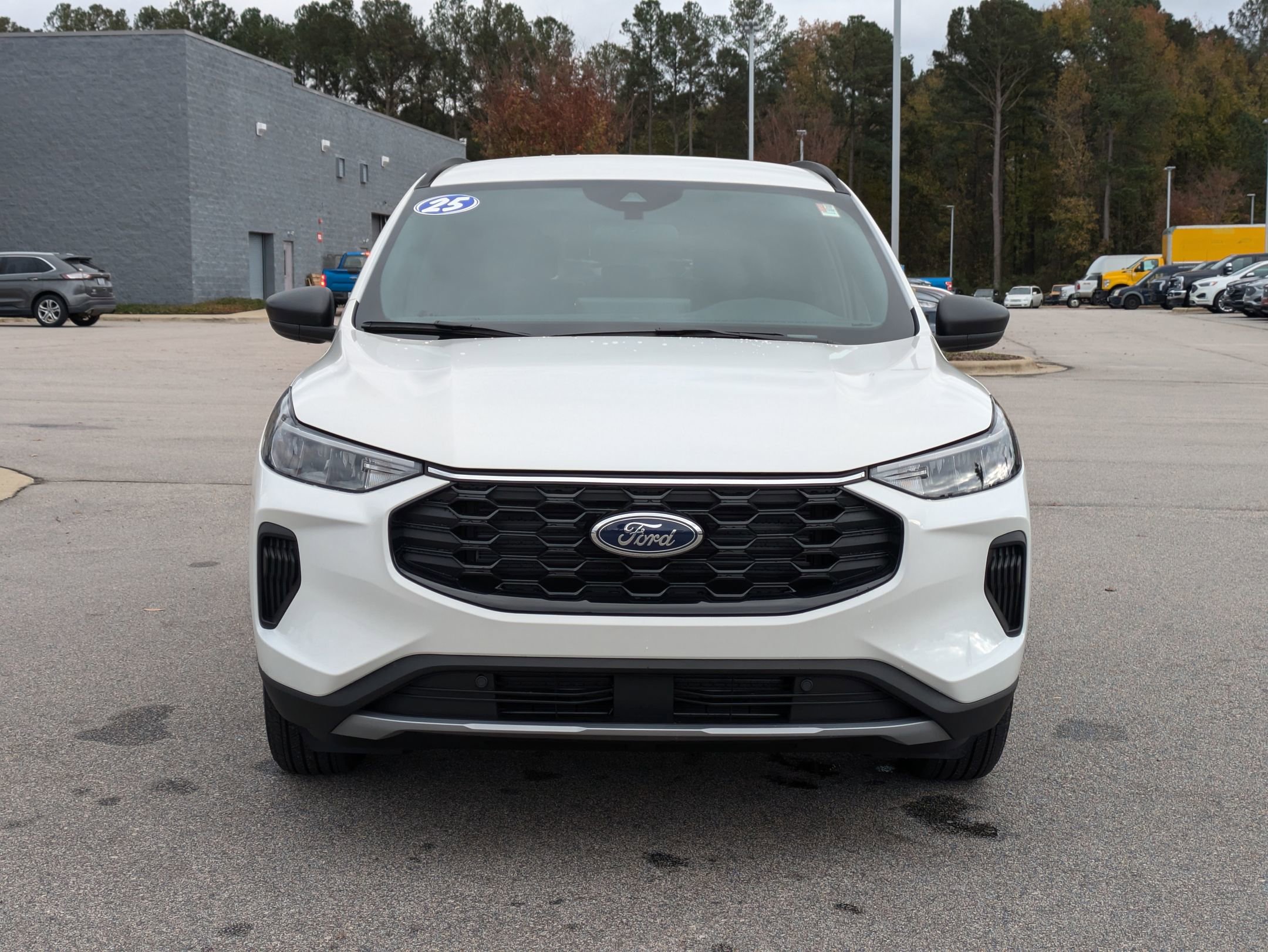 2025 Ford Escape ST-Line photo 2