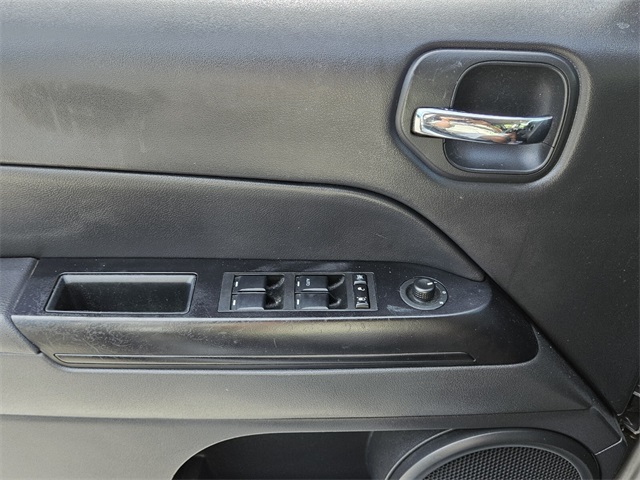 2016 Jeep Patriot Sport photo 27