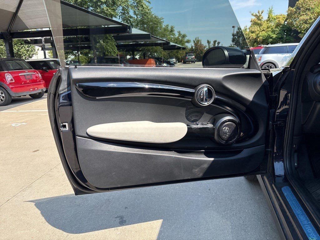 2024 Mini Cooper 2 Door Hardtop SE photo 9