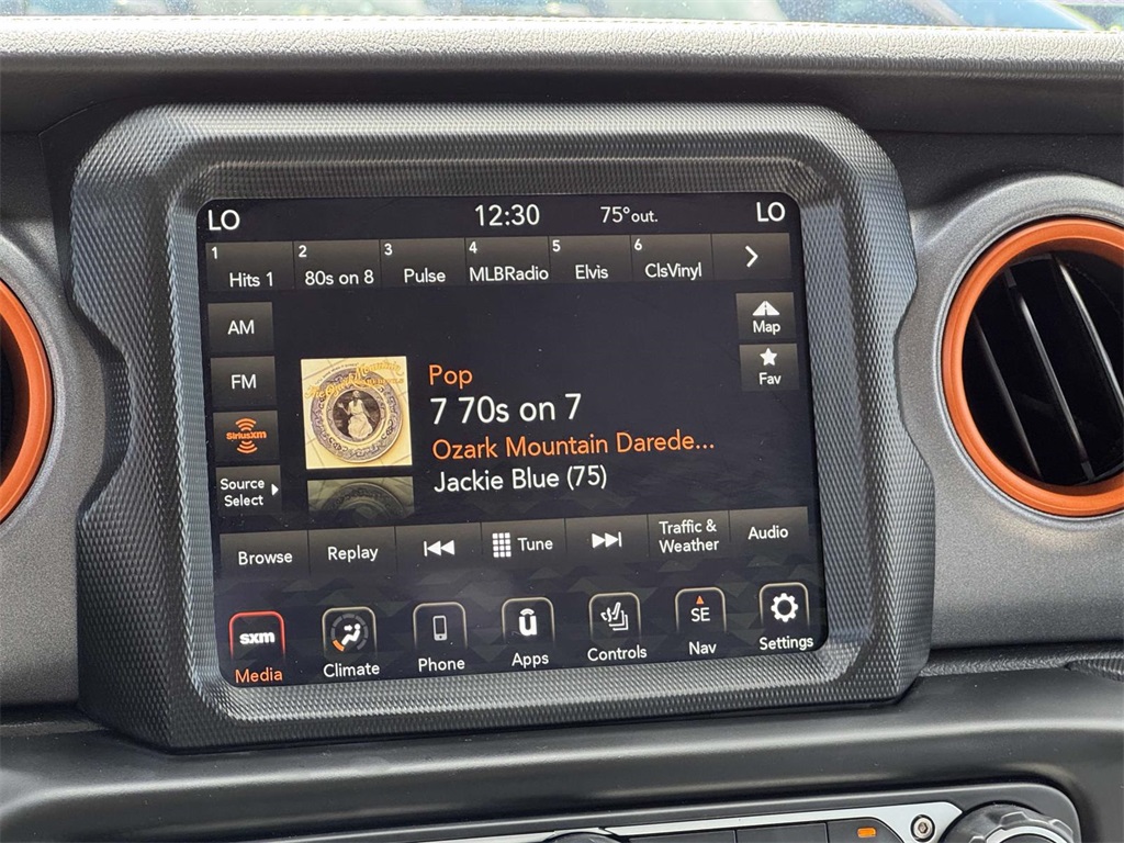 2023 Jeep Gladiator Mojave photo 3