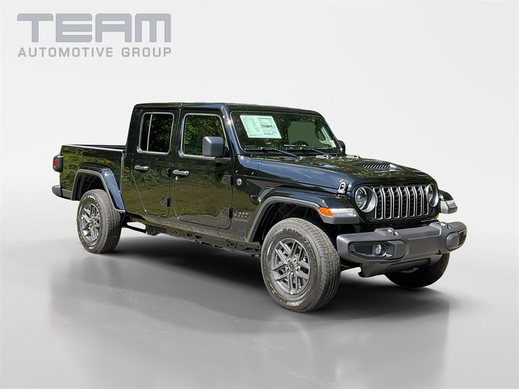 2025 Jeep Gladiator Sport S's photo