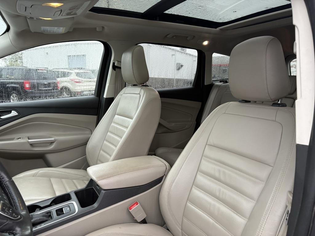 2018 Ford Escape SEL photo 4