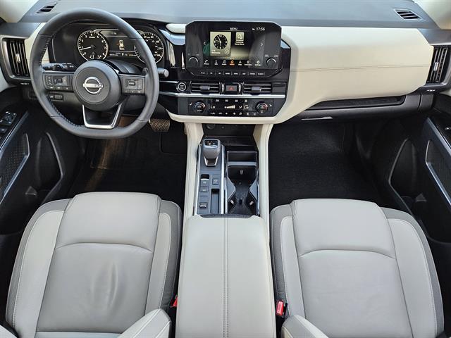 2023 Nissan Pathfinder SL photo 14