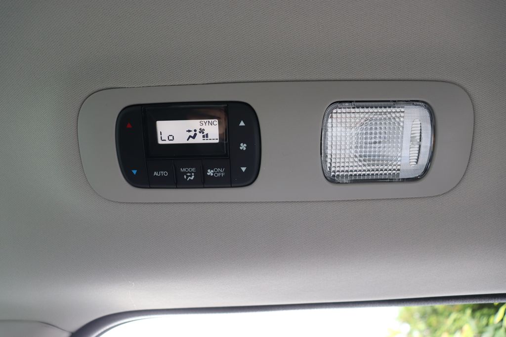 2026 Honda Odyssey Elite photo 16