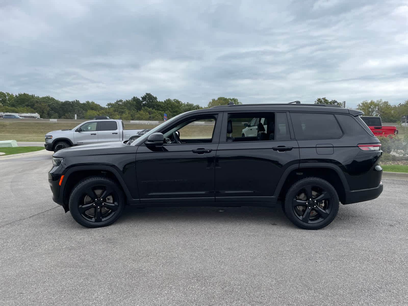 2022 Jeep Grand Cherokee Limited photo 4