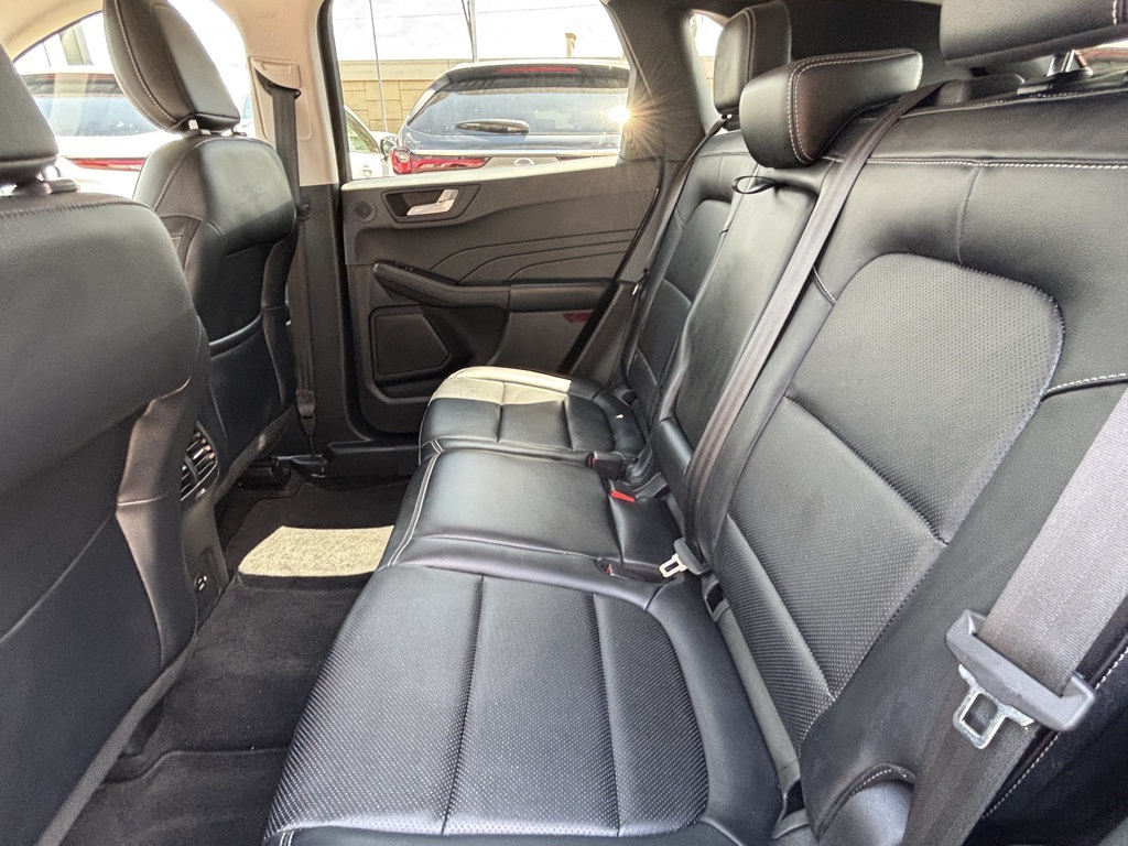 2021 Ford Escape SEL photo 17