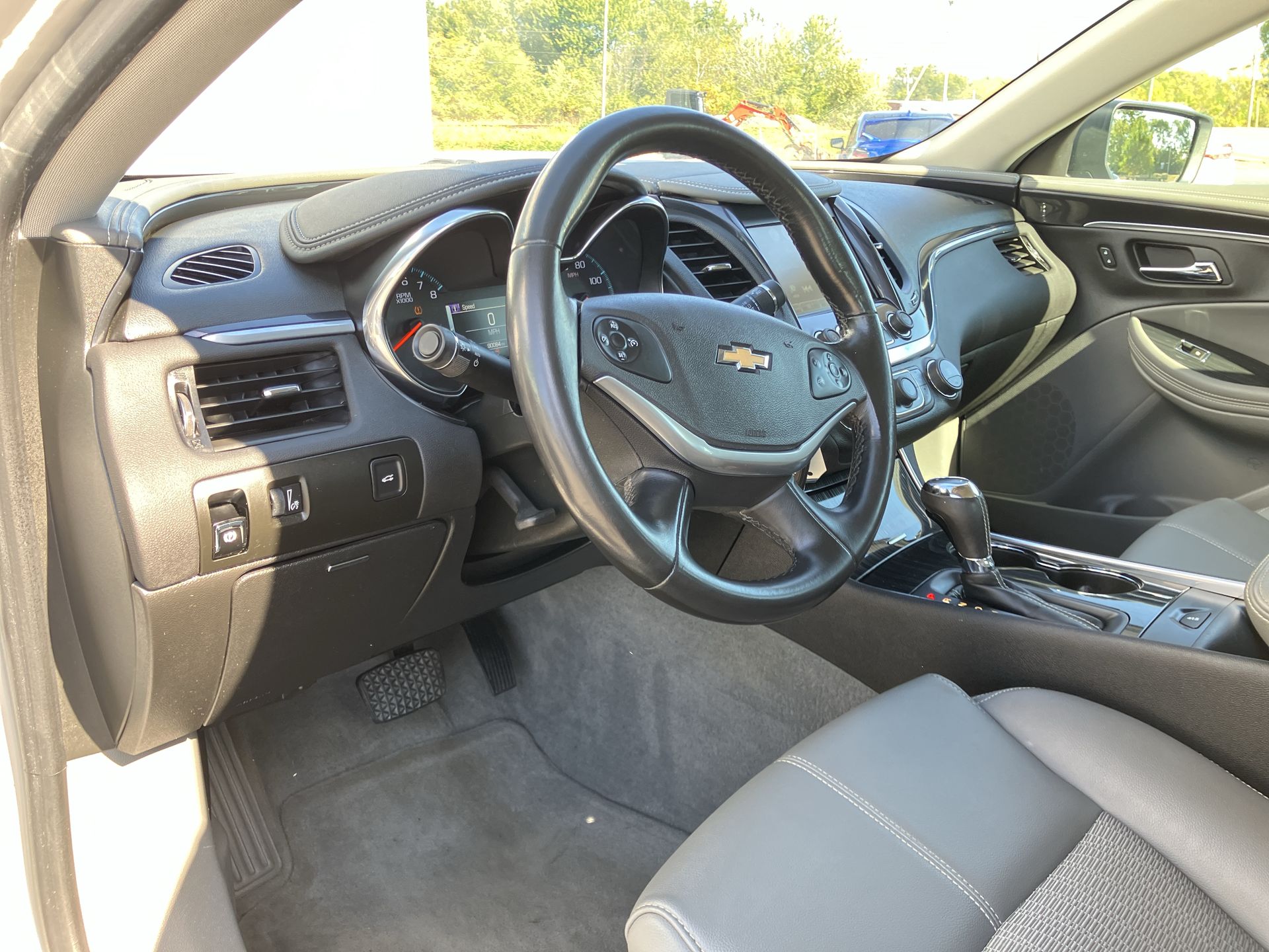 2017 Chevrolet Impala 1LT photo 2