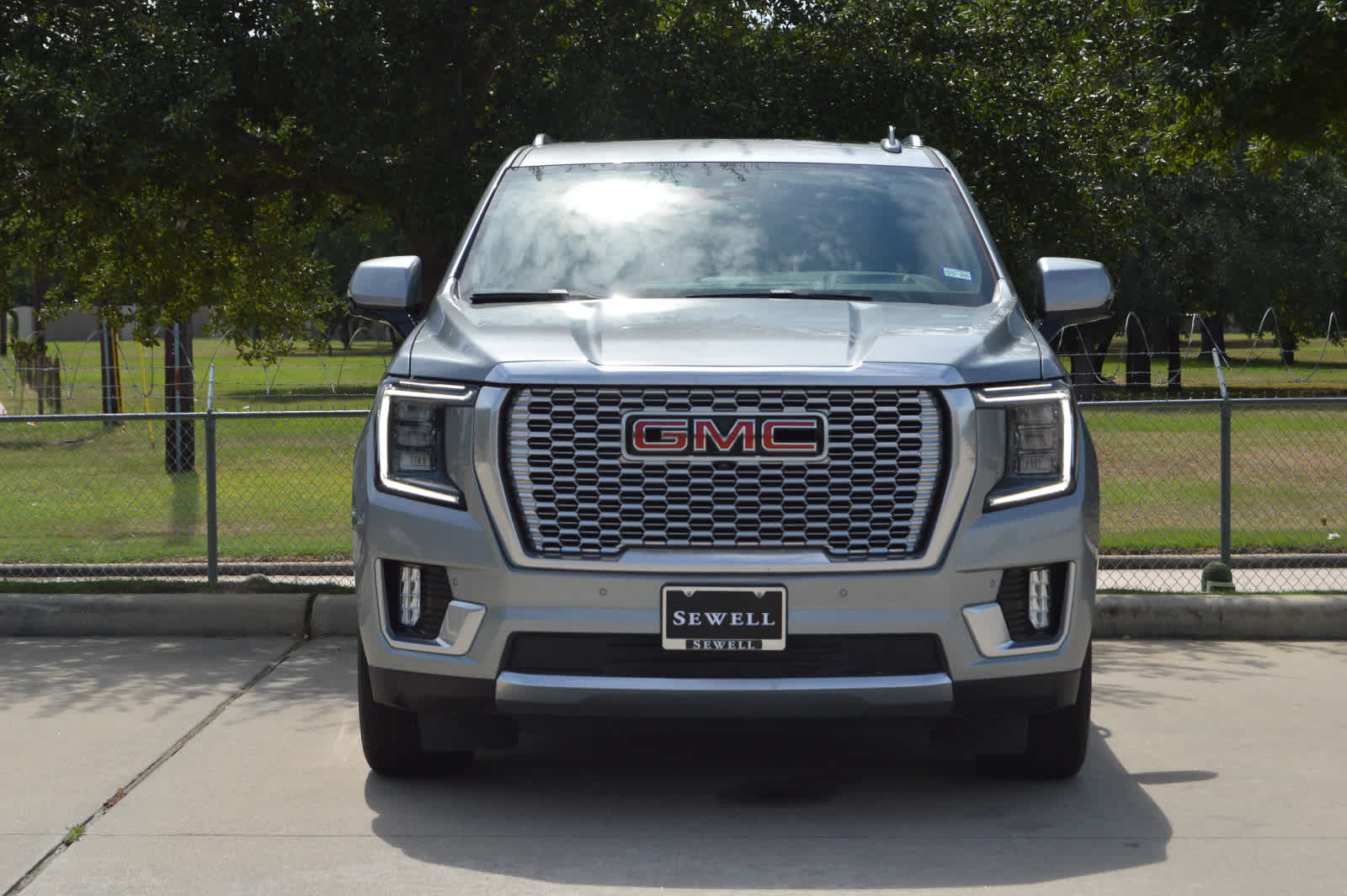 2024 Gmc Yukon Denali photo 2