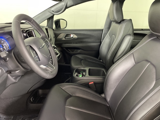 2025 Chrysler Pacifica photo 20