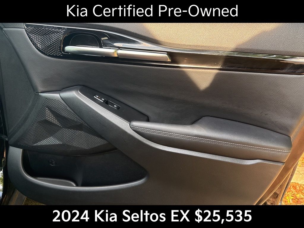 2024 Kia Seltos EX photo 12