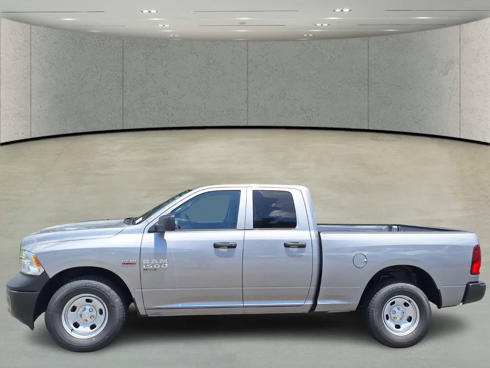 2024 Ram 1500 Classic Tradesman photo 2