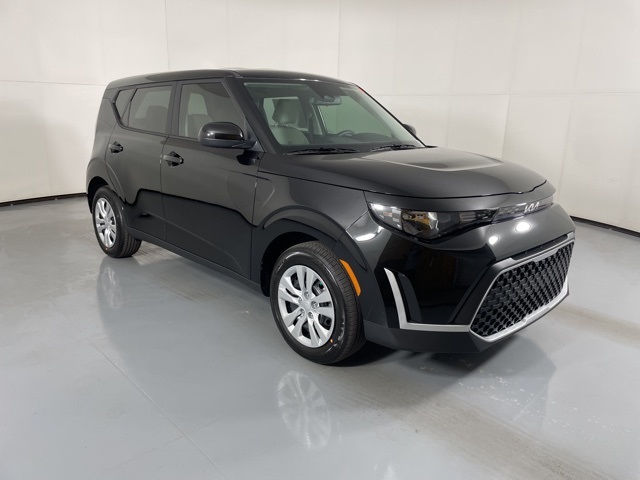 2025 Kia Soul LX photo 2