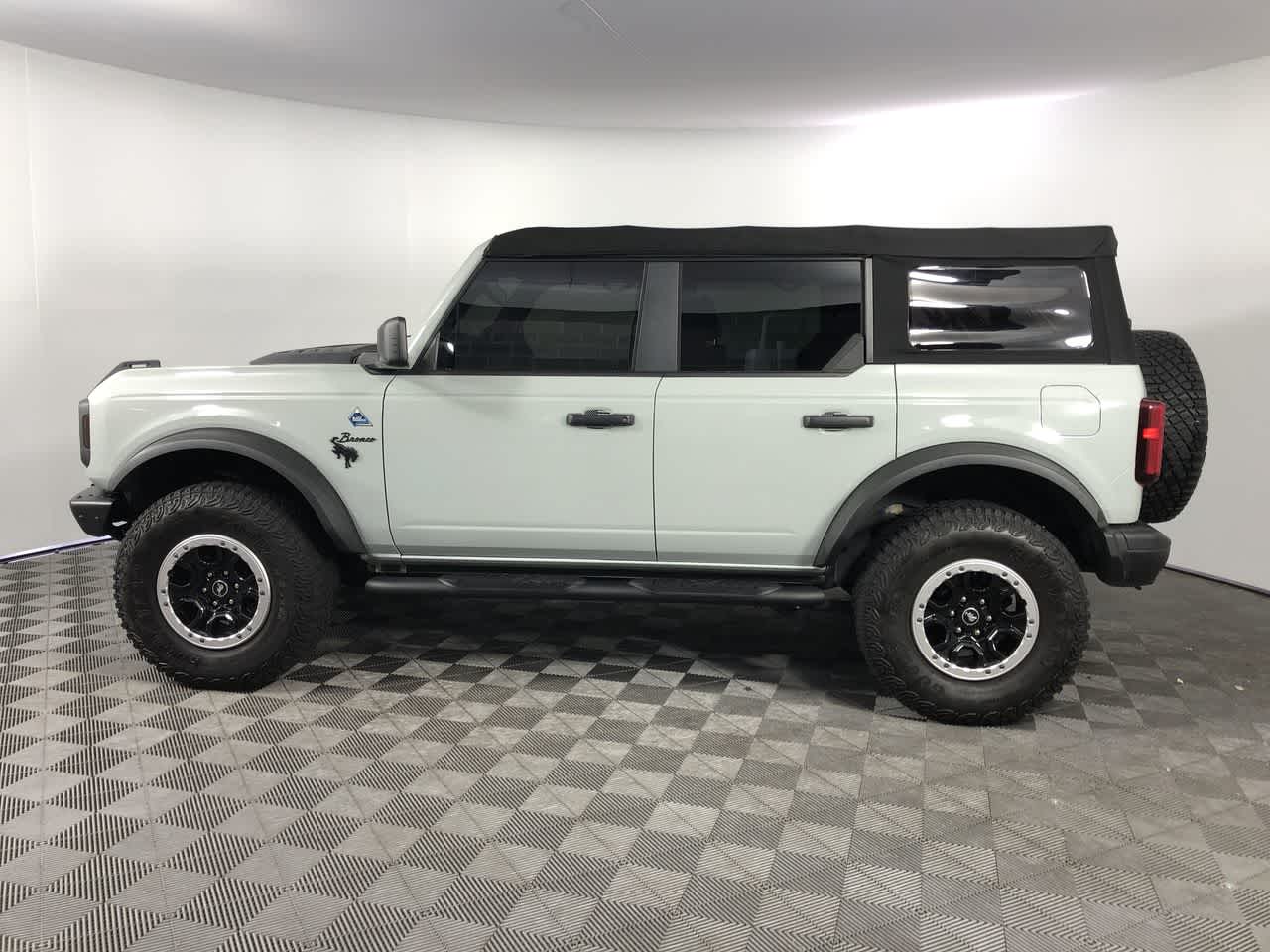 2022 Ford Bronco Black Diamond photo 5