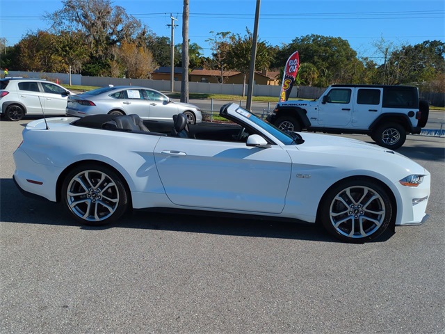 2022 Ford Mustang GT Premium photo 3