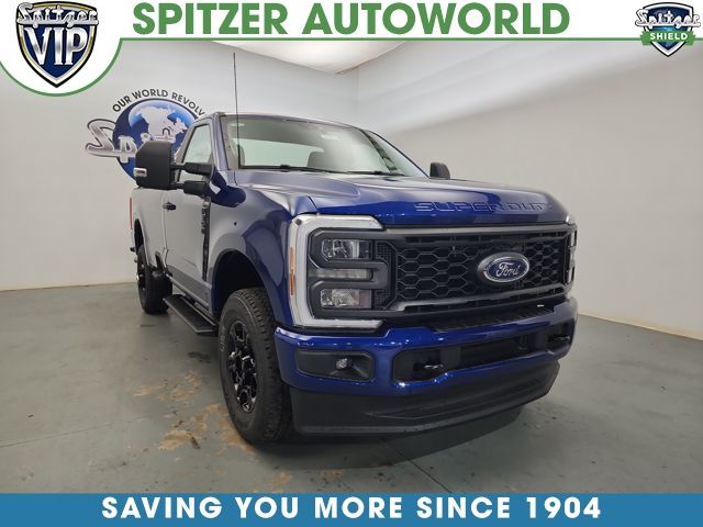 2026 Ford F-350 Super Duty XL's photo