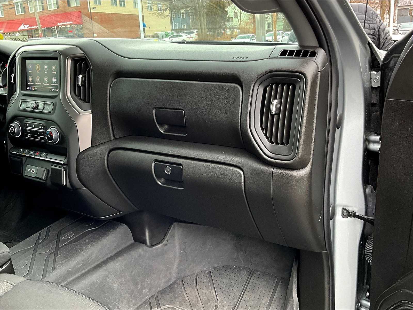 2024 Chevrolet Silverado 1500 Custom photo 13