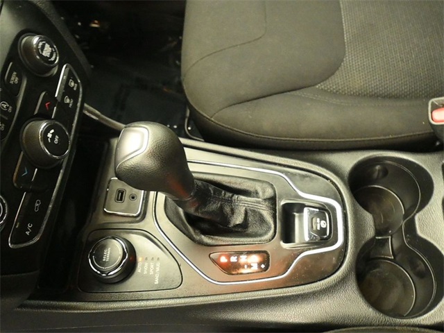 2020 Jeep Cherokee Latitude photo 12