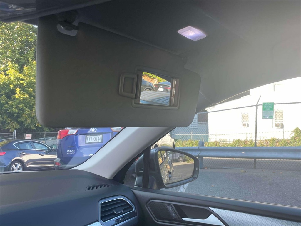 2022 Volkswagen Tiguan S photo 27
