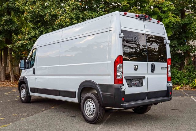 2024 Ram ProMaster 2500 photo 2