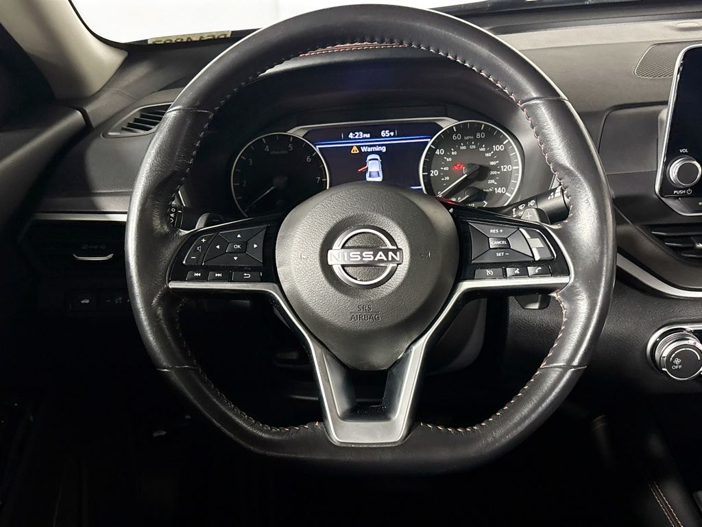 2023 Nissan Altima 2.5 SR photo 13