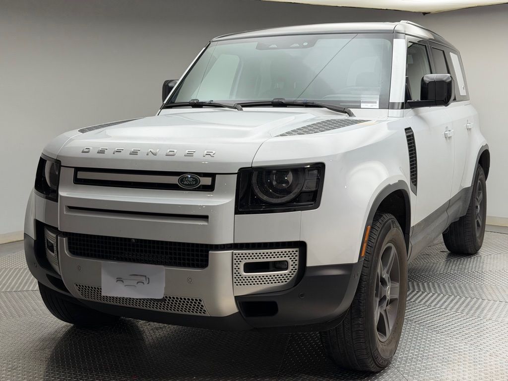 2023 Land Rover Defender S's photo