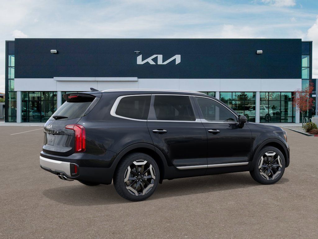 2025 Kia Telluride S photo 3