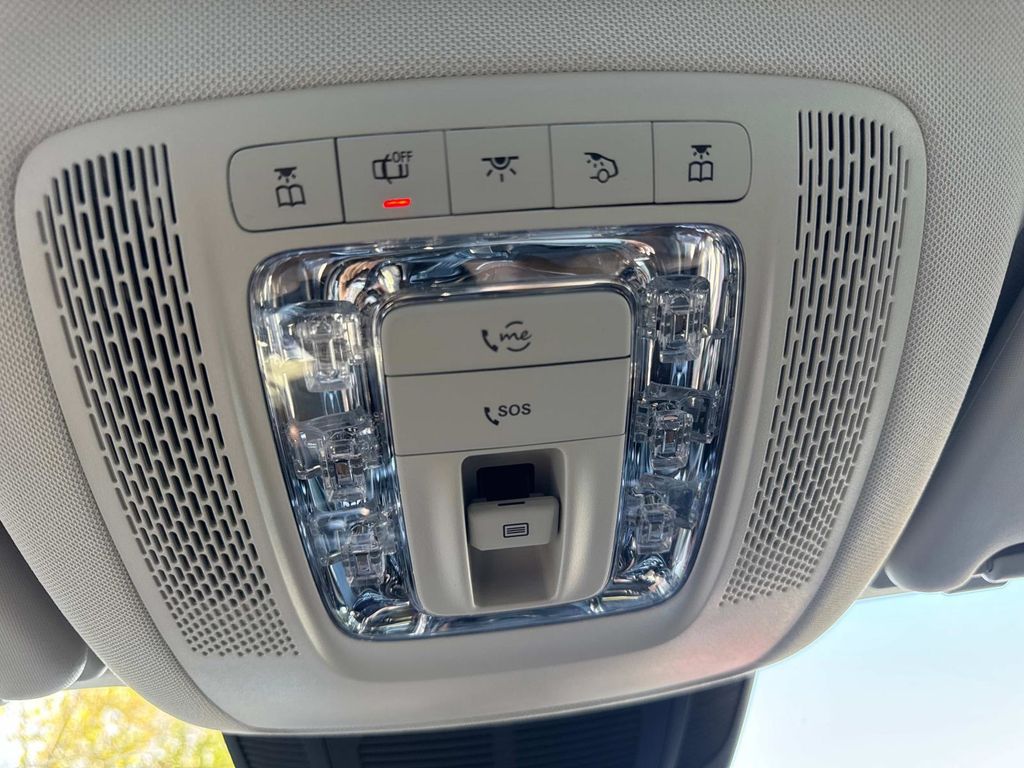 2026 Mercedes Benz GLS 450 4MATIC photo 19