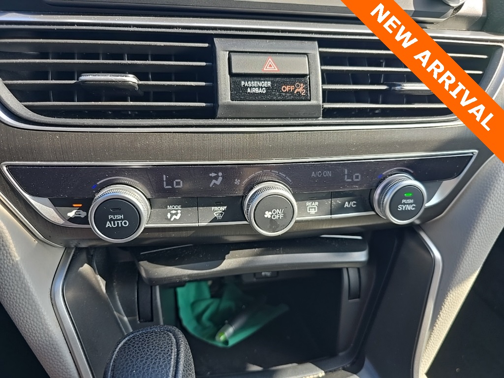 2018 Honda Accord LX photo 12