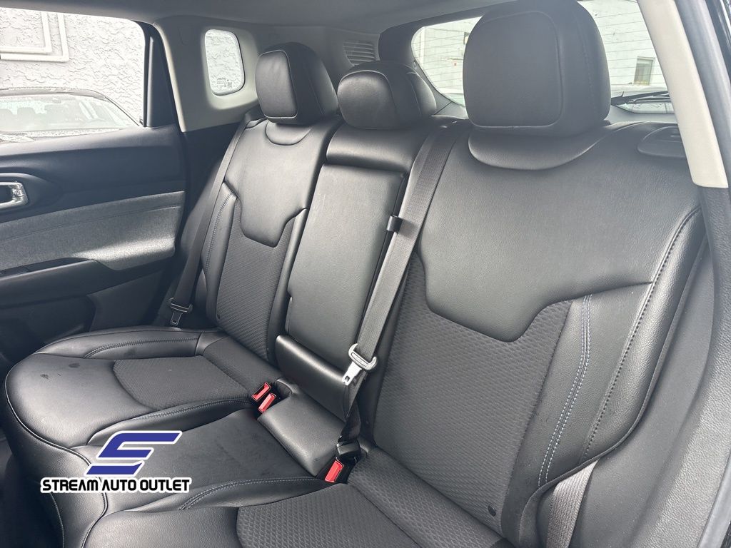 2022 Jeep Compass Latitude photo 17